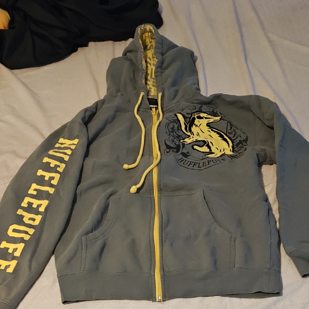 Warner Bros. Gray and Yellow Hufflepuff Hoodie